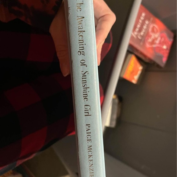 Books - Picture 15 of 16